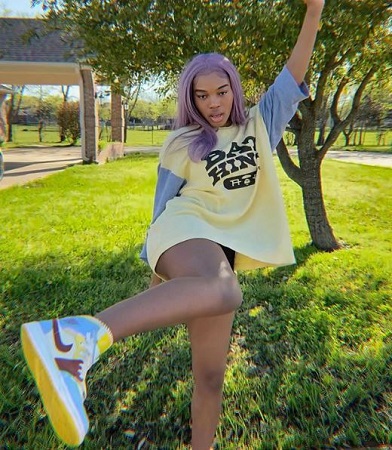 Quenlin Blackwell Wiki, Age, Boyfriend, Height, Family, Biography & More 10 Quenlin Blackwell physical stats