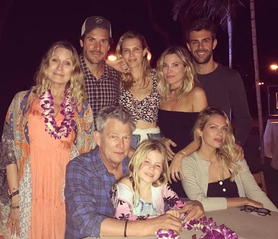 Rebecca Dyer Wiki, Age (David Foster's ex-wife) Kids, Biography & Facts 9 Rebecca Dyer Personal Life, Husband & Kids
