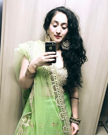 Ruchikaa Kapoor Wiki, Age, Boyfriend, Height, Family, Biography & More 13 Ruchikaa Kapoor physical stats