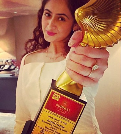 Ruchikaa Kapoor Wiki, Age, Boyfriend, Height, Family, Biography & More 18 Ruchikaa Kapoor won business leader award