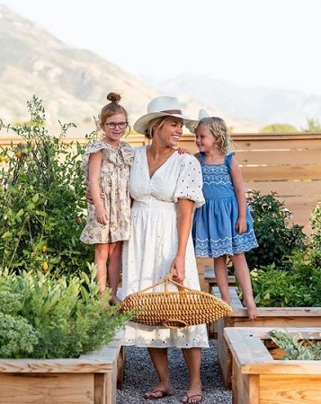 Shea McGee Wiki, Age, Husband, Net worth, Biography, Family & Facts 8 Shea McGee with her daughters Wren McGee and Ivy McGee