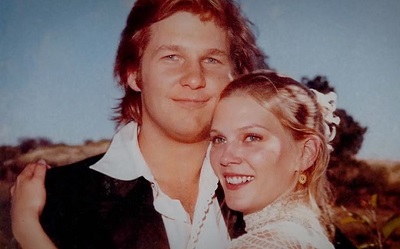 Susan Geston (Jeff Bridges' Wife) Wiki, Age, Children, Biography & Facts 9 Susan Geston with her lover Jeff Bridges