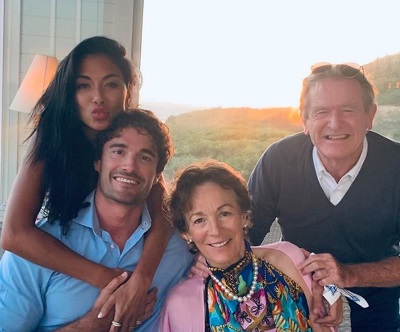 Thom Evans Age, Height, Weight, Wife, Girlfriend, Family, Biography & More 8 Thom Evans with his parents and girlfriend Nicole Scherzinger