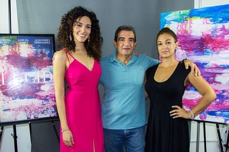 Vanessa Rubio Wiki, Age, Husband, Height, Weight, Biography & Facts 10 Vanessa Rubio with her dad Luis Rubio and sister Diana Rubio