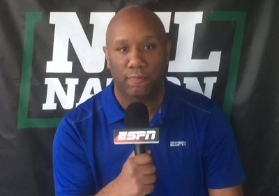 Vaughn Mcclure Wiki, Age, Wife, Death, Family, Biography & Facts 11 Vaughn Mcclure snapped during reporting