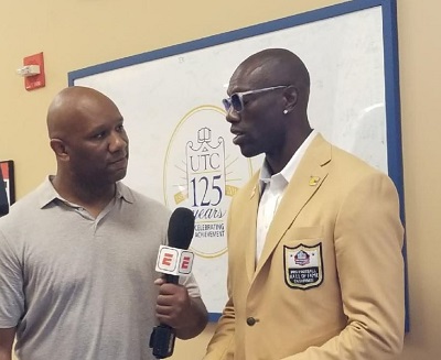 Vaughn Mcclure Wiki, Age, Wife, Death, Family, Biography & Facts 9 Vaughn Mcclure with Terrell Owens