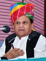 Ahmed Patel: Age, Wife, Children, Net worth, Family, Biography & More 3 Ahmed Patel bio