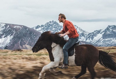 Alexander Ludwig Height, Weight, Age, Girlfriend, Family, Biography & More 16 Alexander Ludwig snapped during shooting