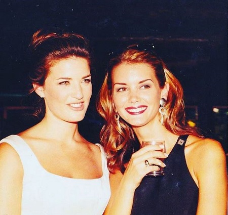 Kirsten Kutner: Wiki, Age, Husband, Height, Family, Biography & More 8 An old photo of Kirsten Kutner with her bestie