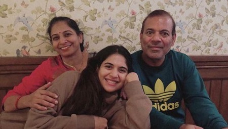 Anshul Chauhan: Wiki, Age, Husband, Height, Family, Biography & More 10 Anshul Chauhan with her parents