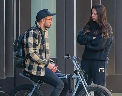 Laura Lentz Wiki (Carl Lentz's Wife) Age, Children, Biography & Facts 23 Carl Lentz (former senior pastor of Hillsong Church NYC) clicked while confessing his wife Laura Lentz about his affair with another woman on November 05, 2020