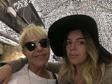 Dalma Maradona: Wiki, Age, Husband, Children, Family, Biography & More 10 Dalma Maradona with her mother Claudia Villafañe
