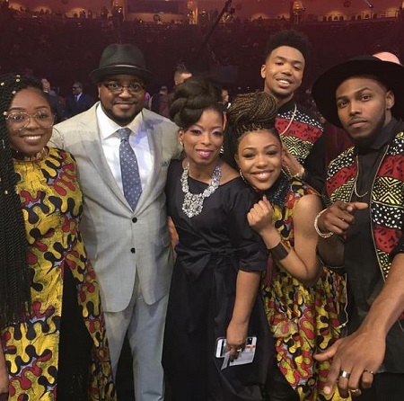 Darrel Walls: Wiki, Age, Boyfriend, Net worth, Family, Biography & More 13 Darrel Walls with his family