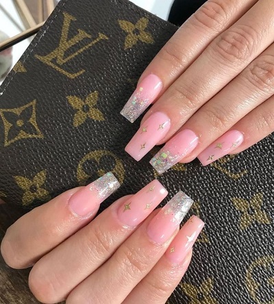 Denise Garcia: Wiki, Age, Boyfriend, Height, Family, Biography & More 17 Denise Garcia showing her nails