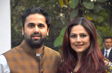 Faisal Patel: Wiki, Age, Wife, Caste, Family, Biography & More 12 Faisal Patel with his sister Mumtaz Patel