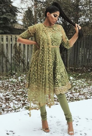 Farah Dhukai Wiki, Age, Husband, Height, Family, Biography & More 10 Farah Dhukai height weight