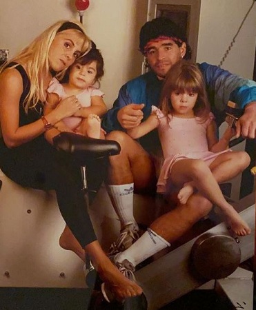 Giannina Maradona: Wiki, Age, Husband, Height, Family, Biography & More 10 Giannina Maradona's old photo with family