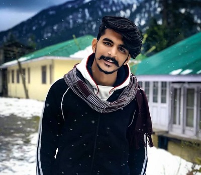 Gulzaar Chhaniwala: Wiki, Age, Girlfriend, Caste, Family, Biography & More 5 Gulzaar Chhaniwala Early life, parents & Kids