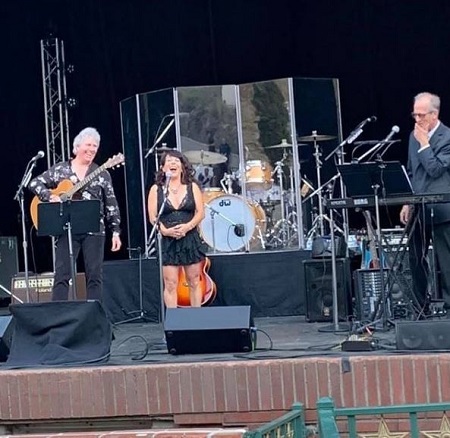 Misty Rosas: Wiki, Age, Husband, Height, Family, Biography & More 20 Misty Rosas at a music concert