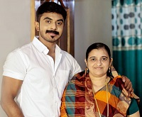 Mohammed Azeem Wiki, Age, Wife, Caste, Family, Biography & More 4 Mohammed Azeem with his mother