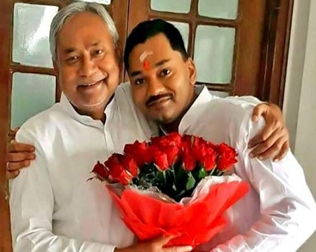 Nishant Kumar with his father Nitish Kumar