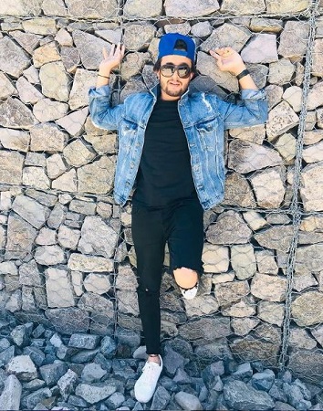 R. Nait: Wiki, Age, Girlfriend, Height, Family, Biography & More 13 R. Nait physical stats