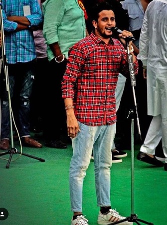 R. Nait: Wiki, Age, Girlfriend, Height, Family, Biography & More 16 R. Nait's live show at Punjabi University