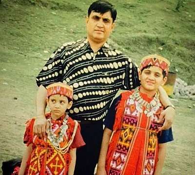 Rohit Saraf Height, Weight, Age, Wife, Girlfriend, Biography & Facts 8 Rohit Saraf Early Life, Parents & Siblings