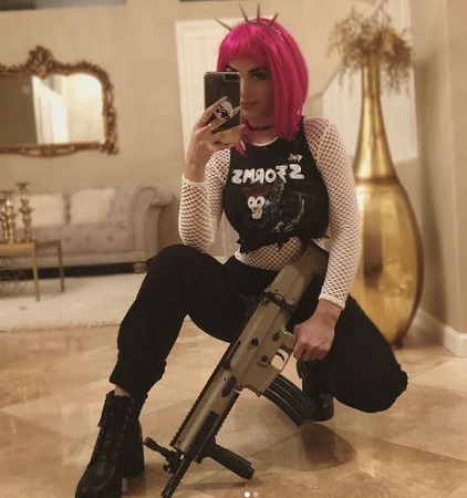 SSSniperWolf: Wiki, Age, Boyfriend, Height, Family, Biography & More 11 SSSniperWolf physical stats