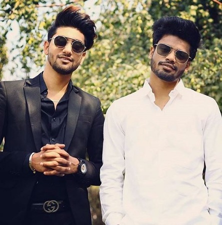 Sumit Goswami: Wiki, Age, Girlfriend, Height, Family, Biography & More 19 Sumit Goswami with singer Khatri