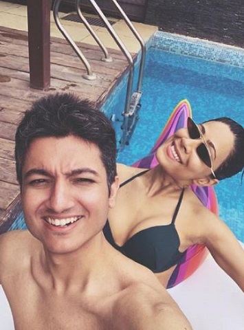 Suraj Wadhwa Wiki, Age, Girlfriend, Family, Biography & More 8 Suraj Wadhwa with his girlfriend Swati Vatssa