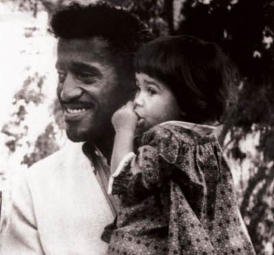 Tracey Davis Wiki, Age, Husband, Children, Death, Biography & More 7 Tracey Davis childhood picture with her father