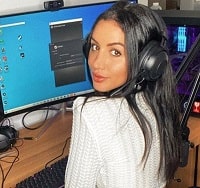 Vanessa Sierra (Love Island) Age, Boyfriend, Height, Family, Biography & More 19 Vanessa Sierra enjoys playing video games