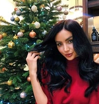 Vanessa Sierra (Love Island) Age, Boyfriend, Height, Family, Biography & More 20 Vanessa Sierra favorite festival is Christmas