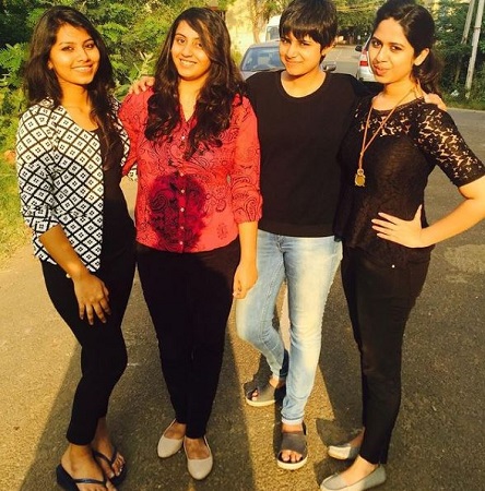 Varsha Nair (Pilot) Wiki, Age, Husband, Caste, Family, Biography & More 10 Varsha Nair with her college friends