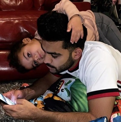 Adam Waheed Wiki, Age, Girlfriend, Height, Family, Biography & More 18 Adam Waheed with his niece Zoie Sanders