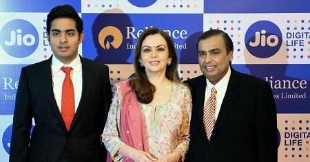 Akash Ambani Wiki, Age, Wife, Children, Family, Biography & More 2 Akash Ambani with his parents