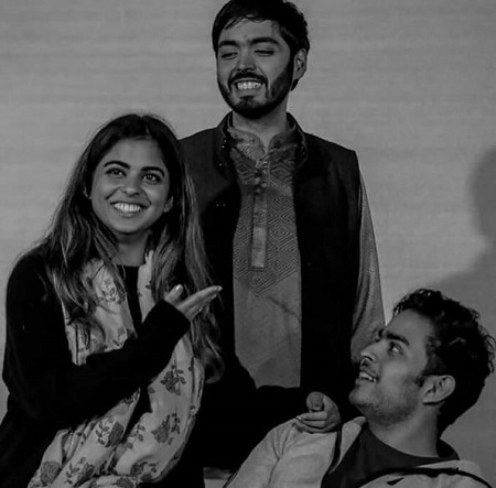 Akash Ambani Wiki, Age, Wife, Children, Family, Biography & More 9 Akash Ambani with siblings