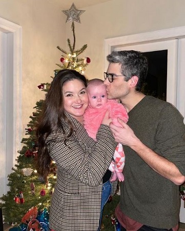 Alaia Baldwin Wiki, Height, Age, Husband, Net worth, Biography & More 15 Alaia Baldwin with her spouse Andrew Aronow and daughter Iris Elle Aronow