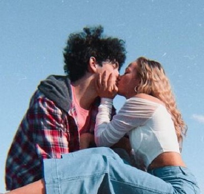 Alyssa Mckay Wiki, Height, Age, Boyfriend, Family, Biography & More 5 Alyssa McKay with her boyfriend Levi Underhill