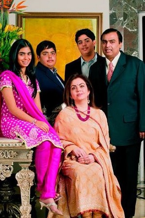Akash Ambani Wiki, Age, Wife, Children, Family, Biography & More 5 Akash Ambani's parents Mukesh Ambani and Nita Ambani