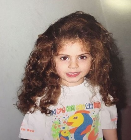 Nazanin Kavari Wiki, Height, Age, Husband, Family, Biography & More 3 An old photo of Nazanin Kavari