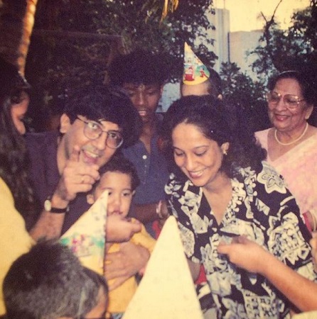 Vihaan Samat: Wiki, Age, Girlfriend, Height, Family, Biography & Facts 12 An old photo of Vihaan Samat with his family