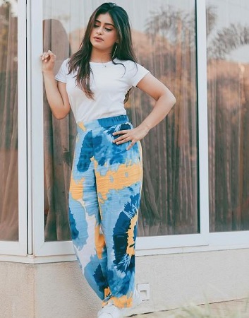 Anam Darbar Wiki, Height, Age, Boyfriend, Net worth, Biography & More 5 Anam Darbar height