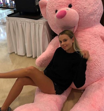 Angelina Graovac Wiki, Height, Age, Boyfriend, Net worth, Biography & More 13 Angelina Graovac net worth