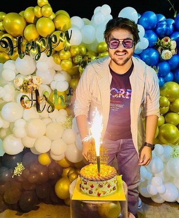 Ashish Chanchlani celebrated his 27th birthday