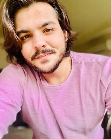 Ashish Chanchlani in long hair