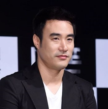 Money Heist (Korean) Cast, Actors & Crew 6 Bae Sung Woo