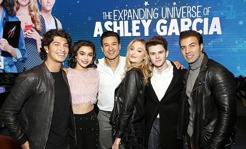 Bella Podaras: Age, Height, Weight, Boyfriend, Family, Biography & More 10 Bella Podaras photographed alongside the casts of The Expanding Universe of Ashley Garcia