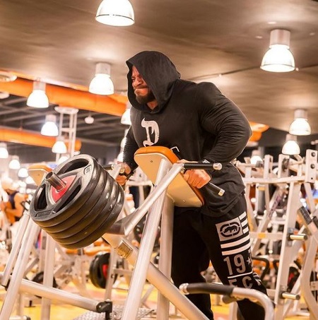 Big Ramy Wiki, Height, Weight, Age, Wife, Children, Family, Biography & More 6 Big Ramy's heavy workout